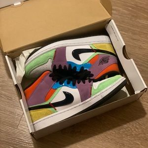 Wmns Air Jordan 1 Mid SE 'Lightbulb'